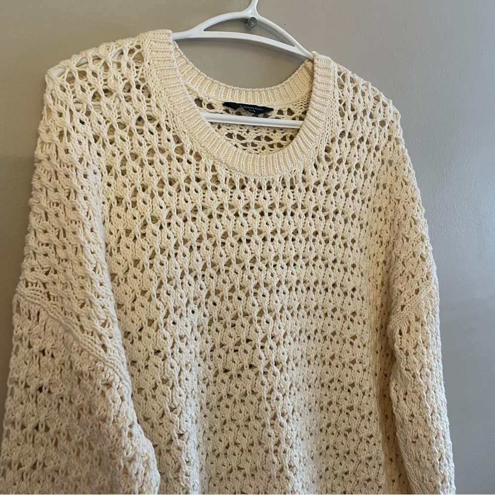 Denver Hayes Cream Open-Knit Drop Shoulder Crewneck Sweater โ Large Like New - Picture 5 of 16